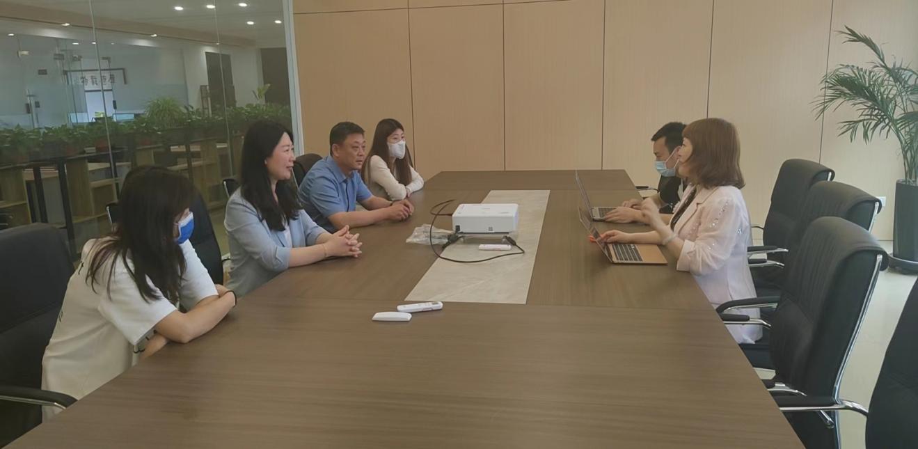 HXQC為江蘇中唯餐飲管理有限公司頒發(fā)首張生鮮農(nóng)產(chǎn)品配送服務(wù)認(rèn)證證書